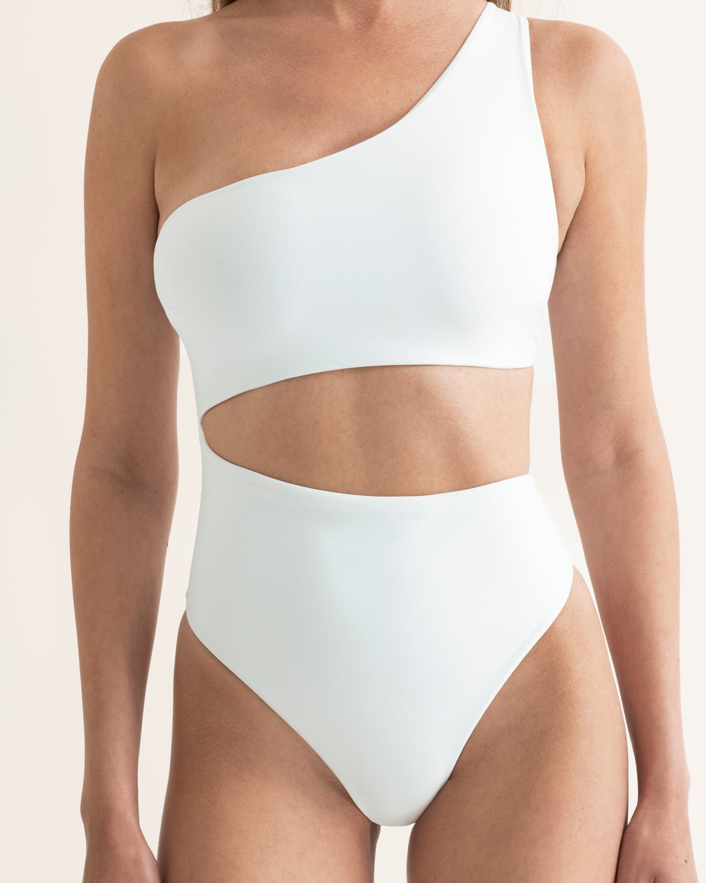 ANYA ONE PIECE - WHITE
